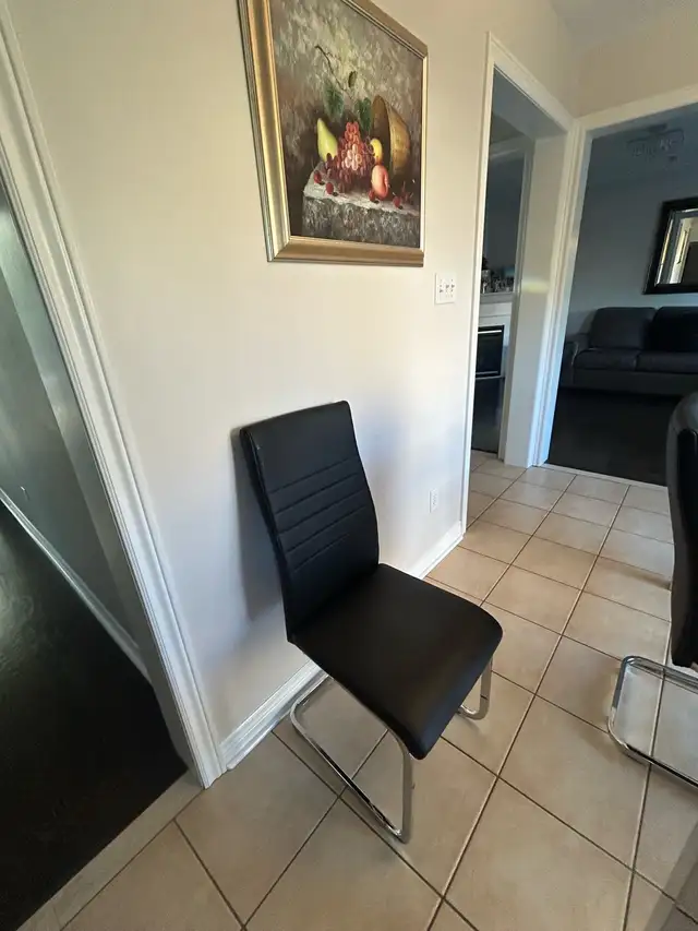kitchen chairs   in Chairs & Recliners in Markham / York Region - Image 3