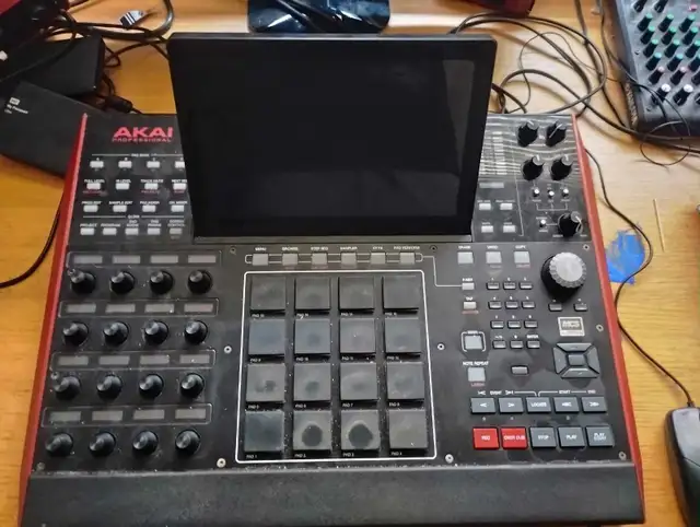 Akai MPC X63251762223617120