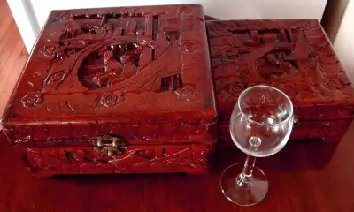 antique deux coffres asiatique sculpté 1950 mais plus ancien, View more