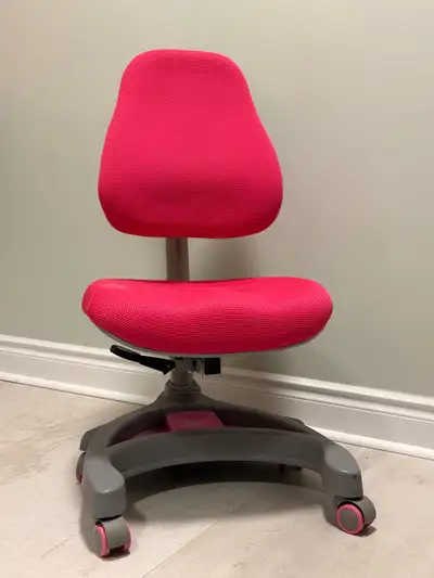 Kids Ergonomic Study Chair – Adjustable – Like New, View more