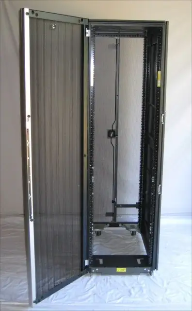 HP 42U Server Rack (10642 G2) in Servers in Oakville / Halton Region - Image 4