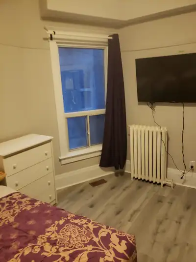FURNISHED ROOMS IN DOWNTOWN TORONTO WITH WIFI, TV, FRIDGE
