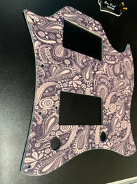 Greasy Groove Gibson SG Pickguard (Gold Paisley)