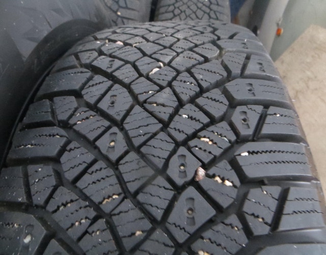 NEARLY 100 TREAD 225/65R17 WINTER TIRES N RIMS OFF 2020 EQUINOX