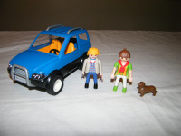 Playmobil auto bleu et couple en balade