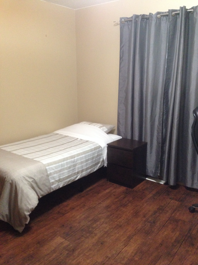 Room for Rent Available NOW Rent: $800 per month Looking for a roommate who is: - mature and respons...