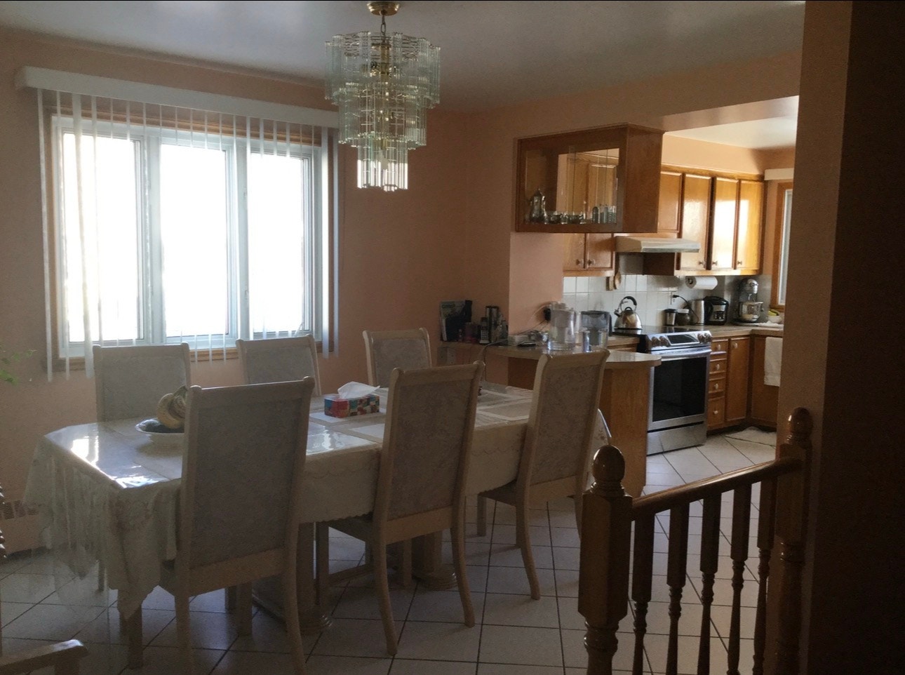 5 and Half Main Floor Duplex For Rent — photo 1