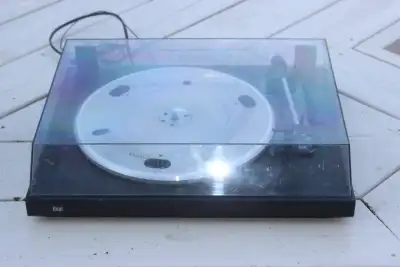 IF AD IS UP ITEM IS AVAILABLE. IF interested please call to arrange a tryout and purchase of this it...