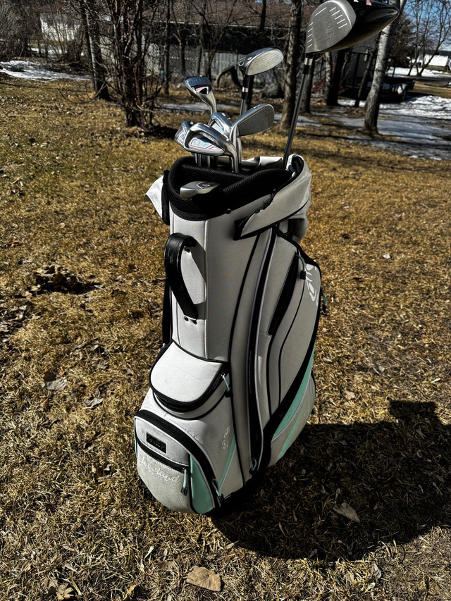 Ladies RH Cleveland Bloom Golf Set in Golf in Winnipeg - Image 2