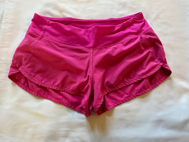 Lululmon speed up shorts 2.5inch size 6 in Women's - Bottoms in Thunder Bay - Image 2