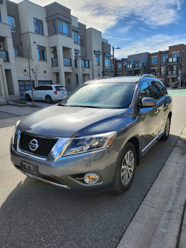 2015 nissan pathfinder in Cars & Trucks in City of Toronto - Image 3