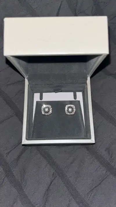10K White Gold Diamond illusion Stud Earrings, View more