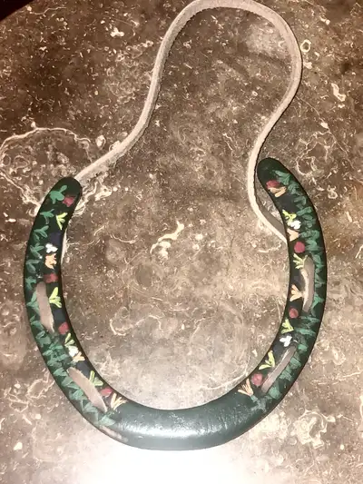 Vintage Diamon HORSESHOE Painted Flower Deco, View more