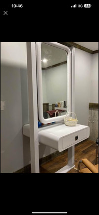 Vanity-Hairstyling stand- double sided mirror 