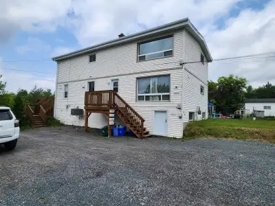 Renovated One Bedroom Unit in Quiet Area With Free A/C