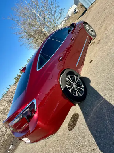 2017 Buick lacrosse drivers stops shift how it supposed to. Down side body work and km on car if not...