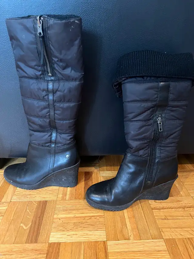 Bottes d’hivers UGG femme in Women's - Shoes in City of Montréal - Image 3
