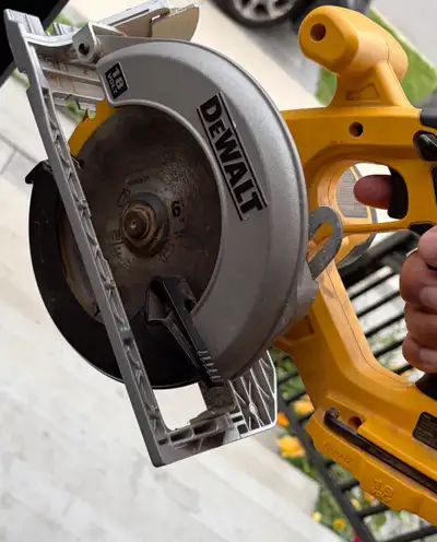 Dewalt 18V circular Saw Nice peice of machinery