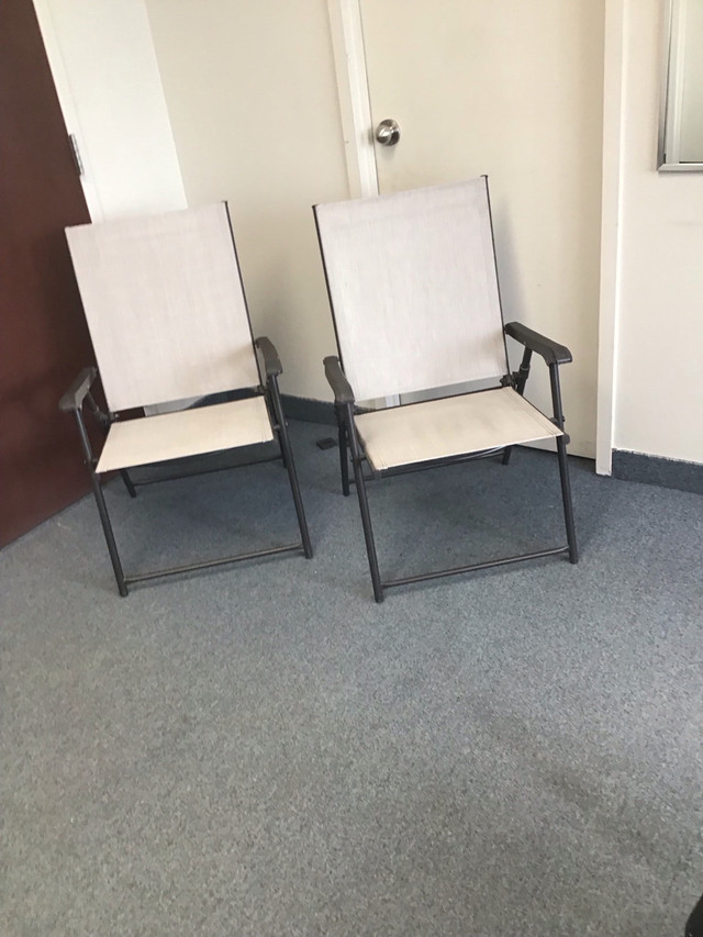 2 chaises pliantes pour extérieur comme neuf 100$ pour les 2 dans Mobilier pour terrasse et jardin  à Longueuil/Rive Sud