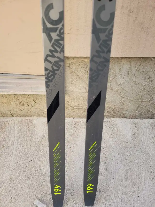 Fischer XC Twin Skin Sport 199cm Nordic ski with IFP bindings in Ski in Calgary - Image 7