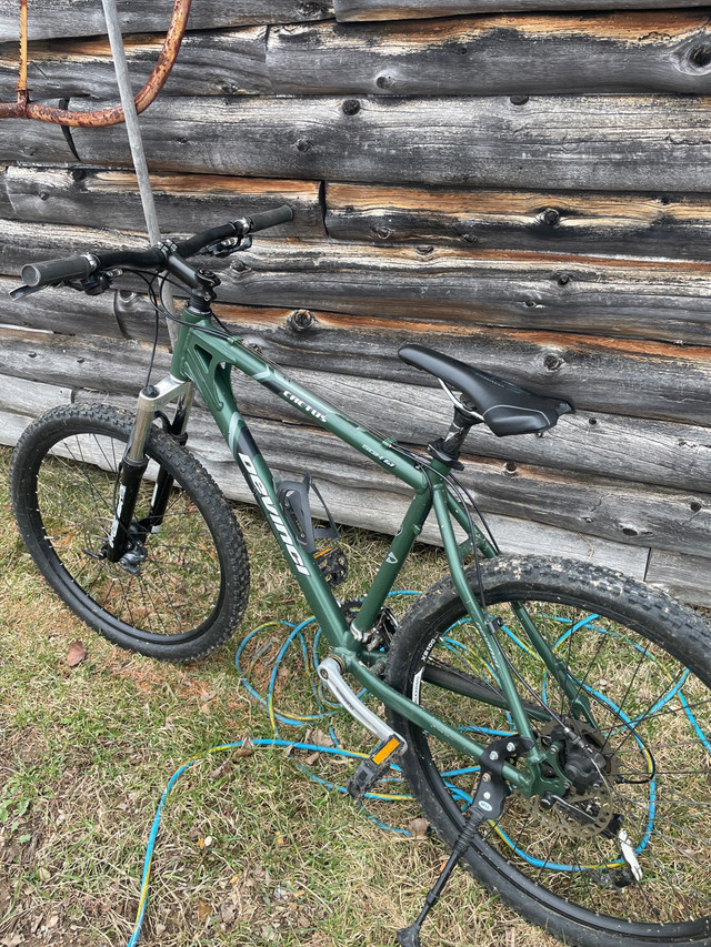 Devinci Cactus mountain bike  in Mountain in Moncton