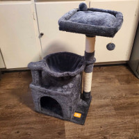 New 30" tall 3 level kitten / cat tree condo with scratching pos