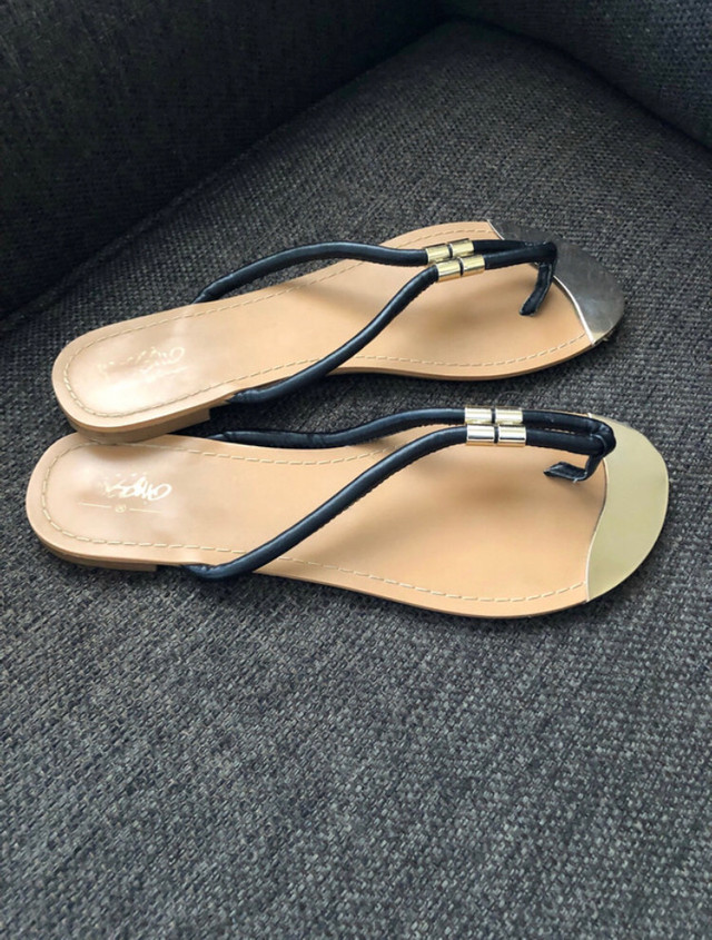 Stunning adjustable flip flops - Size 7/8 (even up to size 9) in Women's - Shoes in Kingston - Image 2