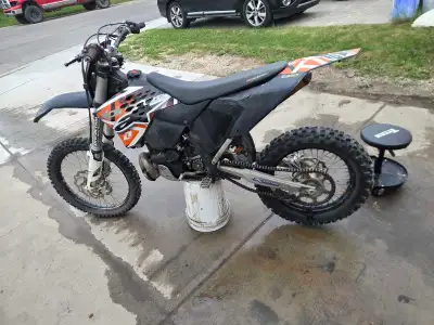 2009 KTM 300XC-W Awesome bike I just dont get out on it enough. Has a rekluse clutch in it. Comes wi...