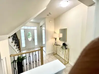 Detached house for rent 4 Bedrooms 2 Car parking