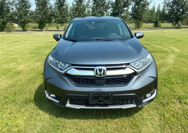 Honda CR-V 2017 in Cars & Trucks in Saskatoon
