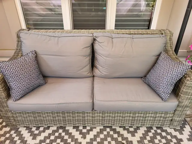 Outdoor wicker couch62864363794561127