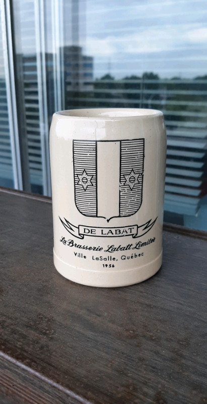 1956 Labatt beer stein dans Art et objets de collection  à Ville de Montréal