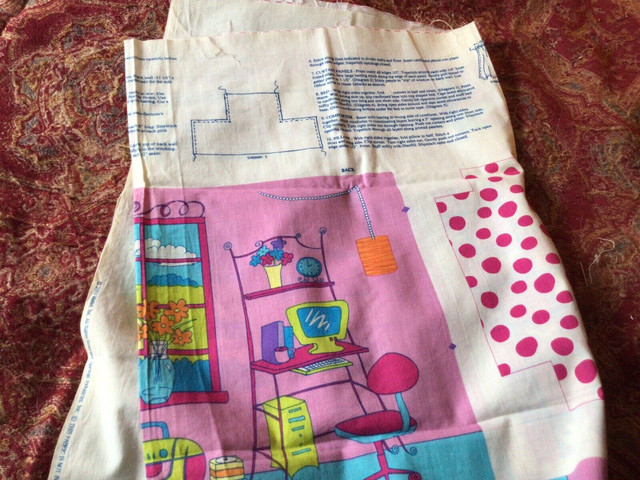 Barbie Fold and Go bedroom fabric project panel. in Hobbies & Crafts in Thunder Bay - Image 3