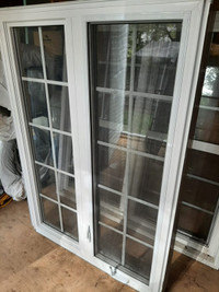 Fenêtre en PVC, deux sections