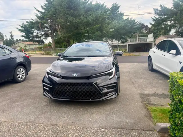 2025 Toyota Corolla AWD XSE Hybrid 