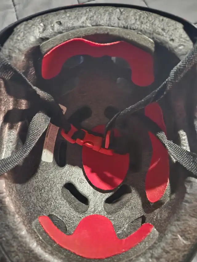 Casque de vélo Spiderman in Kids in Laval / North Shore - Image 4