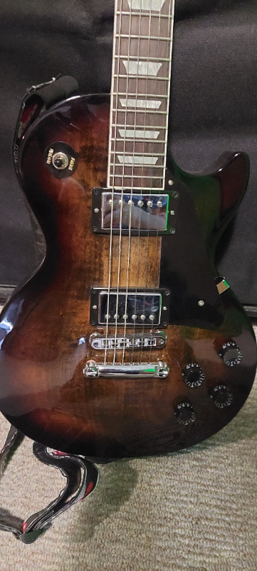 Gibson les paul studio smokehouse burst 2018 in Guitars in Ottawa - Image 2