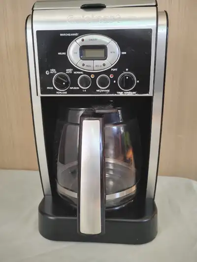 Machine à Café Cuisinart 14 tasses Infusion: régulier ou fort Mode infusion 4 ou 14 tasses Avec filt...