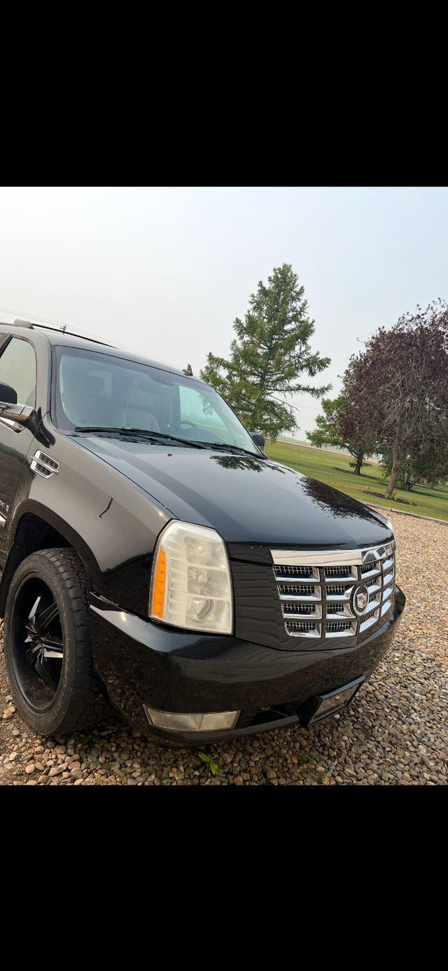 2007 Cadillac Escalade in Cars & Trucks in Lloydminster - Image 2