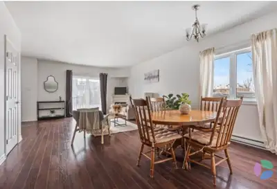 3 bedrooms 1 bathroom apartment for rent June 1st