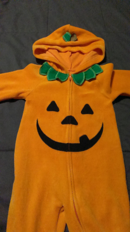 Costume d'Halloween Citrouille/Pumpkin Halloween Costume (Bébé) dans Vêtements - 3 à 6 mois  à Laval/Rive Nord - Image 3