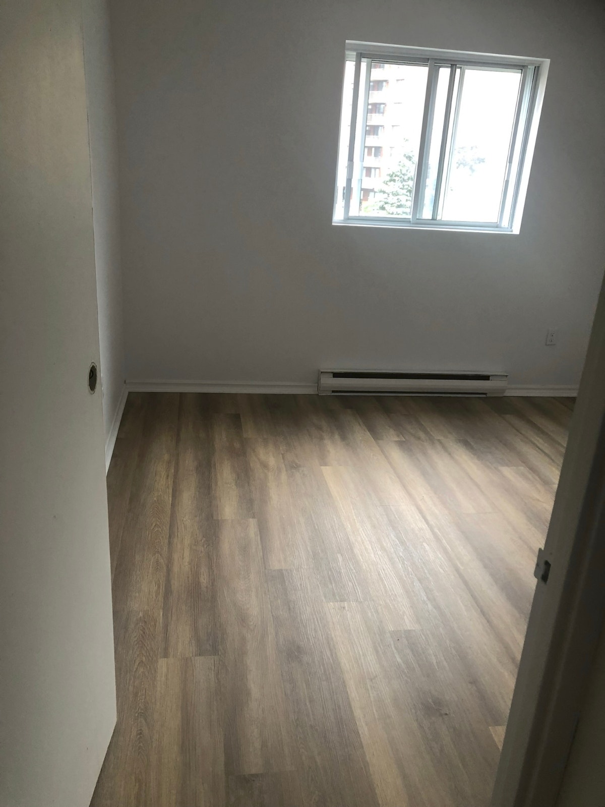 **Cession de bail** Lumineux 4½ dans Saint-Léonard — photo 3