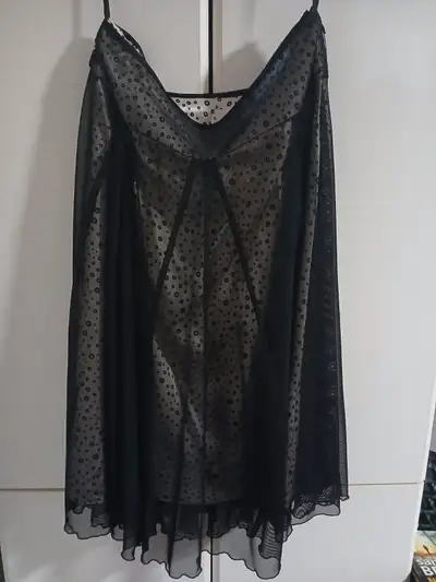 Woman's skirt Laura size 10 If the add is up,it is available! Pick up location Finch and Pharmacy