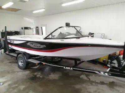 Correct craft ski nautique 196 2002, en excellente condition, entretien minutieux, moteur pcm ford g...