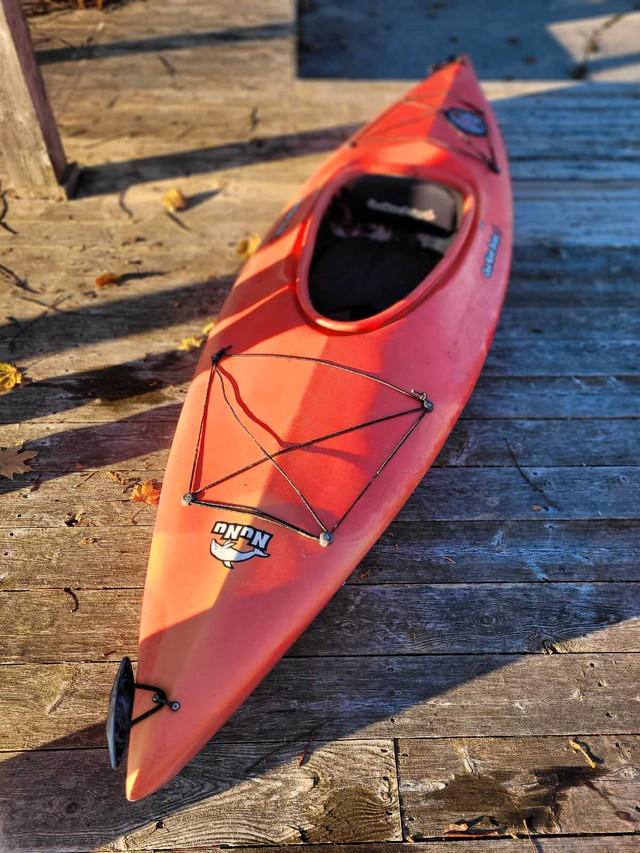 ClearWater Design Kayak With Paddle in Water Sports in Trenton - Image 2