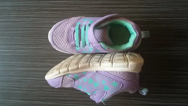 Athletic Works runners in size 8 in Other in Winnipeg - Image 2