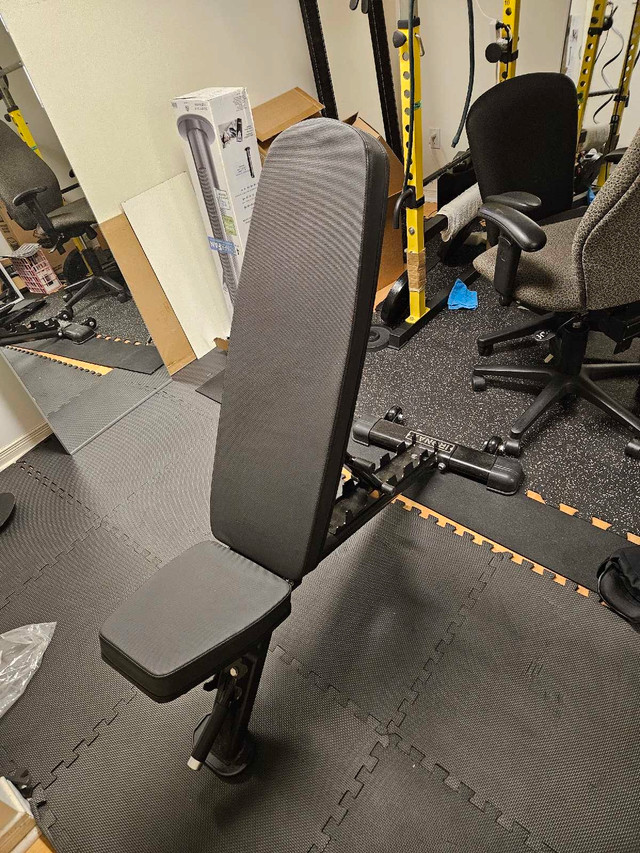 IronAx Weightlifting bench  in Exercise Equipment in City of Toronto