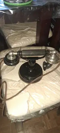 Antique Kellogg desk telephone