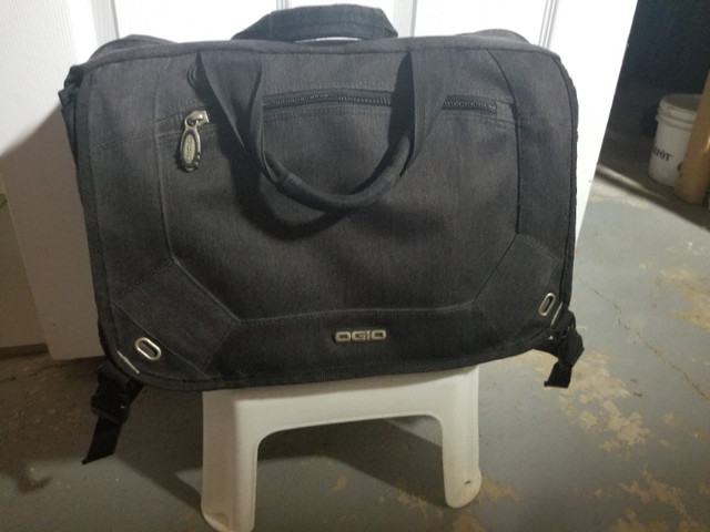Sac valise porte-document noir dans Autre  à Laval/Rive Nord - Image 2