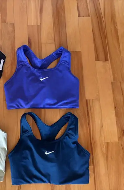 Vêtements SMALL de marque à 10$ chacun ou 3 pour 25$ – DISPO À L, View more